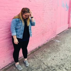 Meet your Posher, Leslie